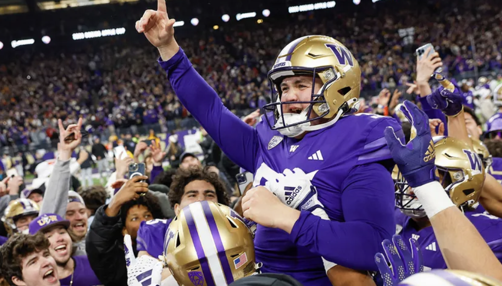 Huskies Secure Undefeated Regular Season with Nail-Biting Apple Cup Victory